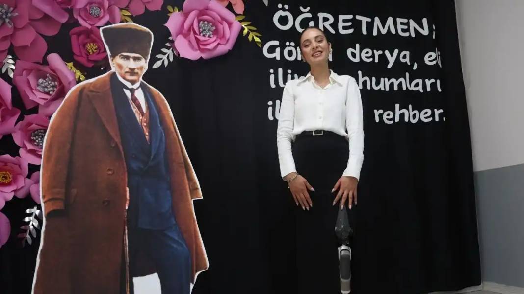 46 Saat Enkaz Altında Kalmıştı: İlk Öğretmenler Günü’nü Kutladı! 3